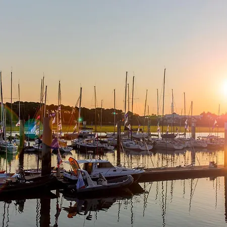 300 M Et Centre - Parking Privatif Et Gratuit Sur Place - Terrasse Bois * Larmor-Plage